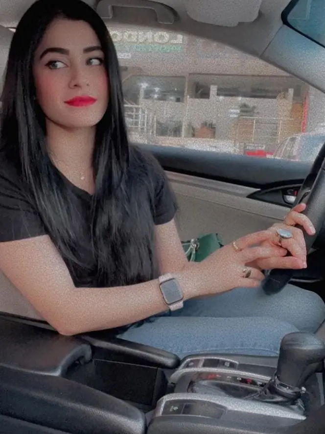 ז׳אנה — חשפנית בגוש דן